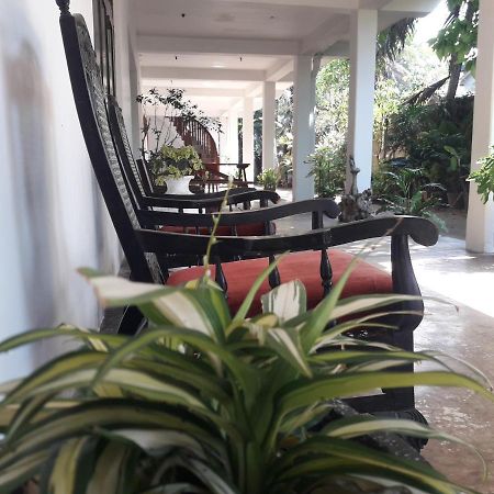 Appartamento Sea Front Hikkaduwa Esterno foto