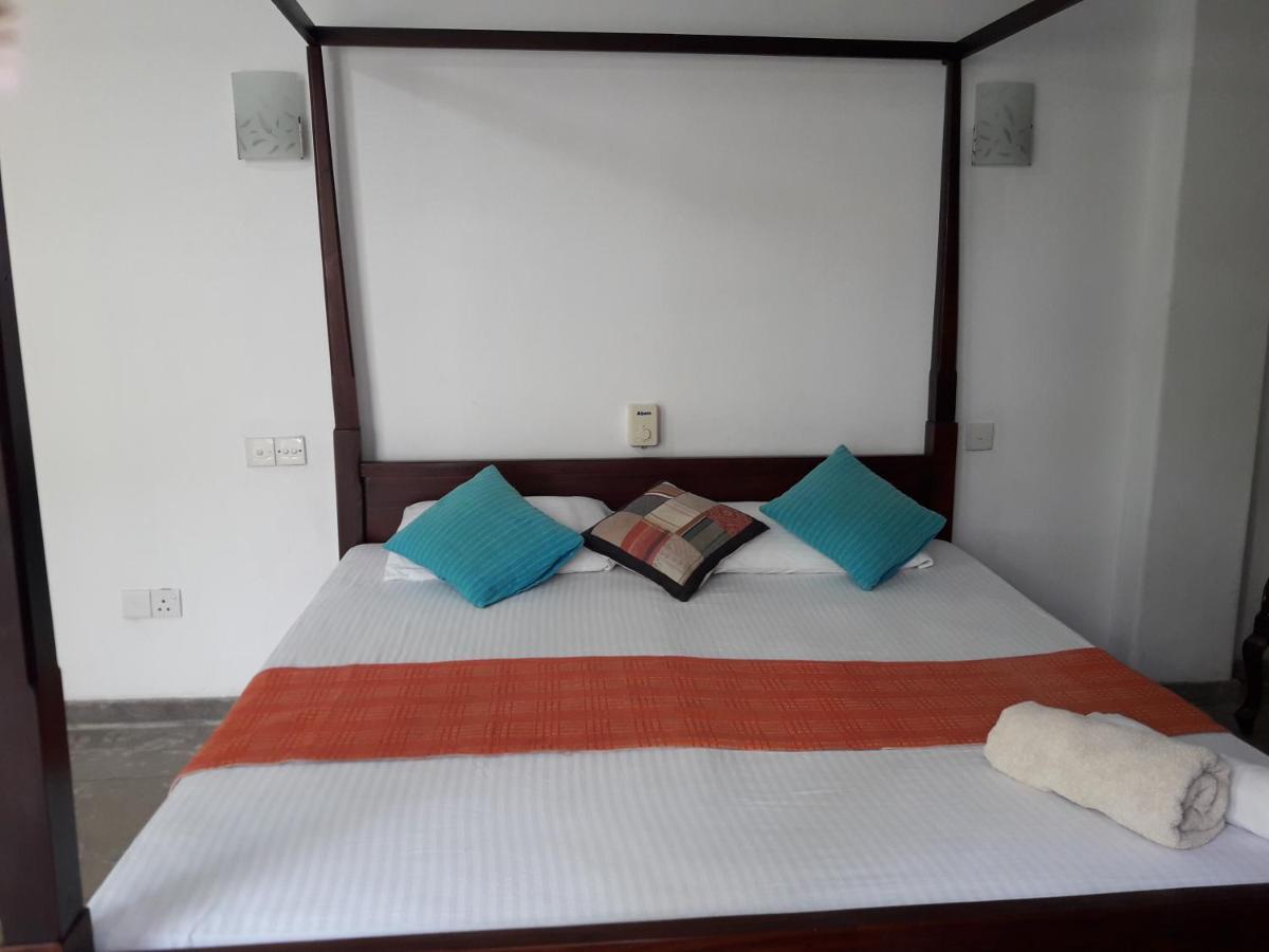Appartamento Sea Front Hikkaduwa Esterno foto