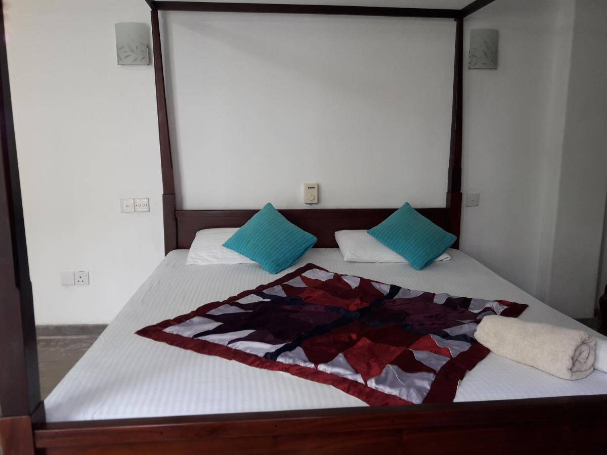 Appartamento Sea Front Hikkaduwa Esterno foto