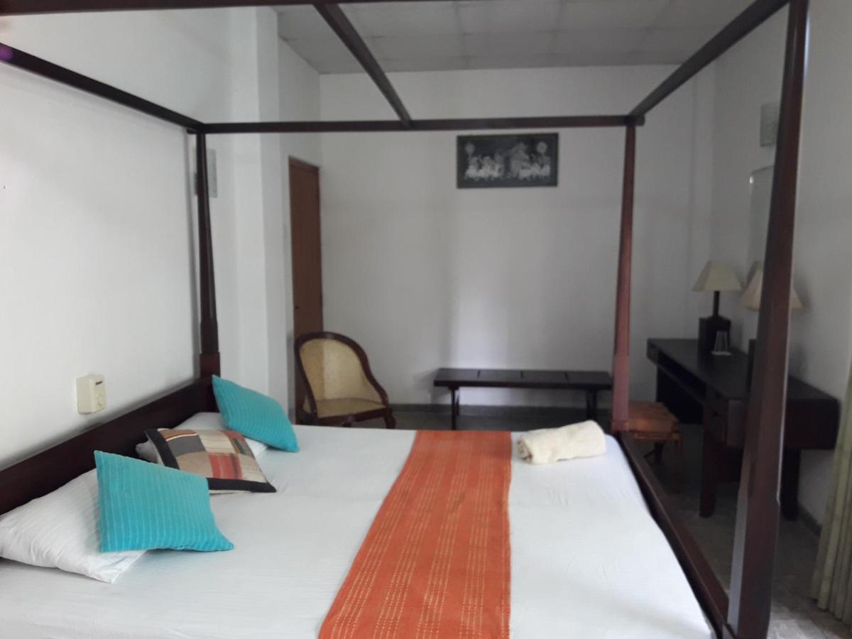 Appartamento Sea Front Hikkaduwa Esterno foto
