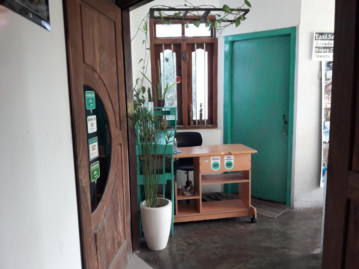 Appartamento Sea Front Hikkaduwa Esterno foto